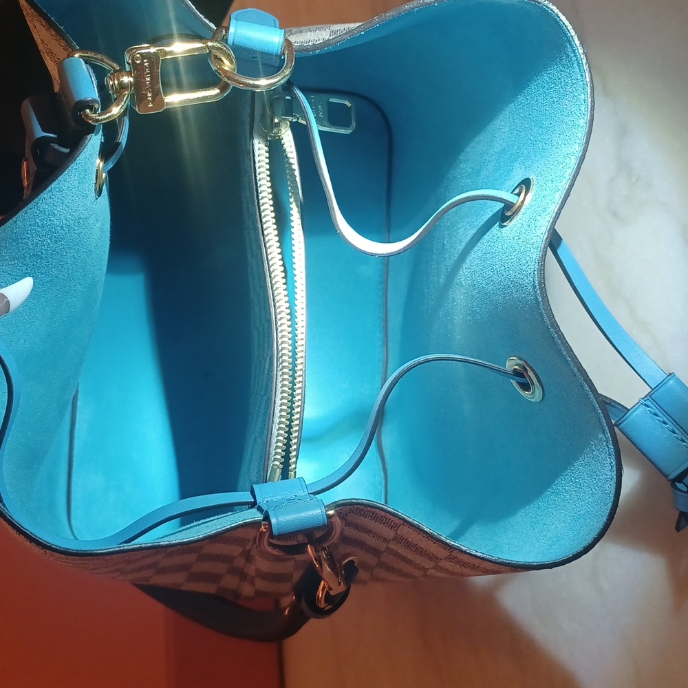 Authentic Louis Vuitton Neo noe - Picture 9 of 10